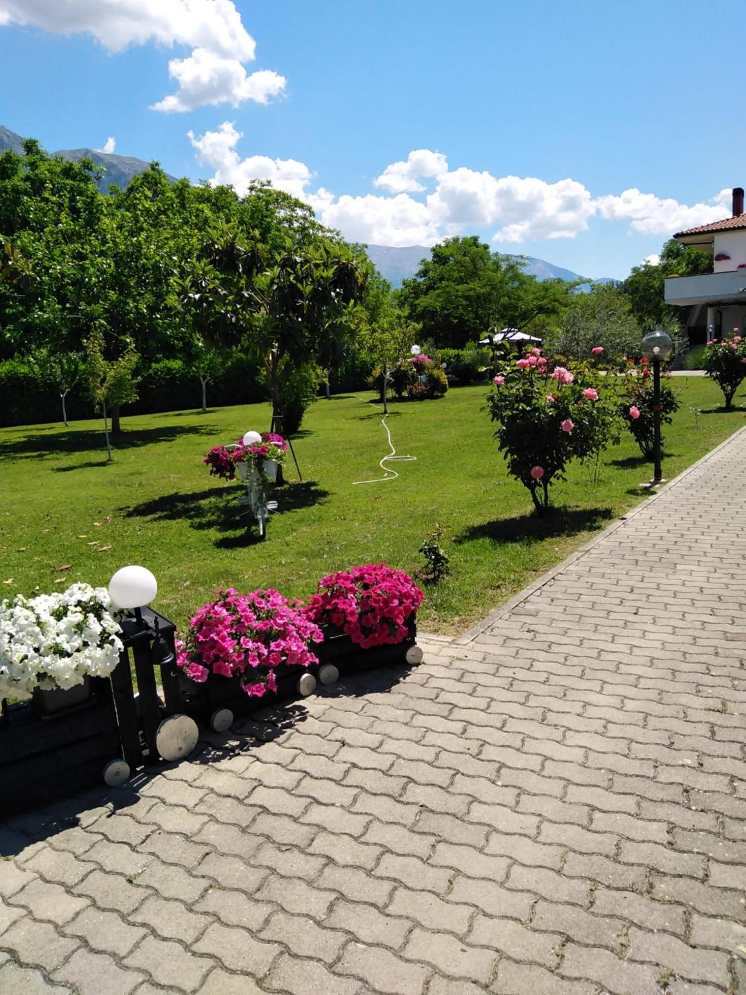 Parco Delle Rose Vila Sulmona Exterior foto