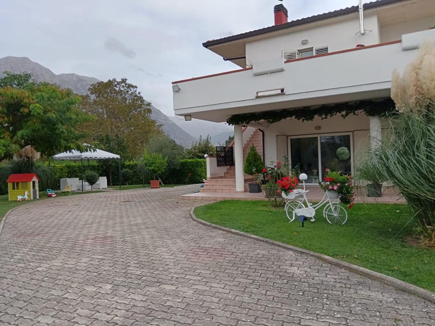 Parco Delle Rose Vila Sulmona Exterior foto